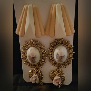 MULTIPLE GOLD VINTAGE EARRINGS